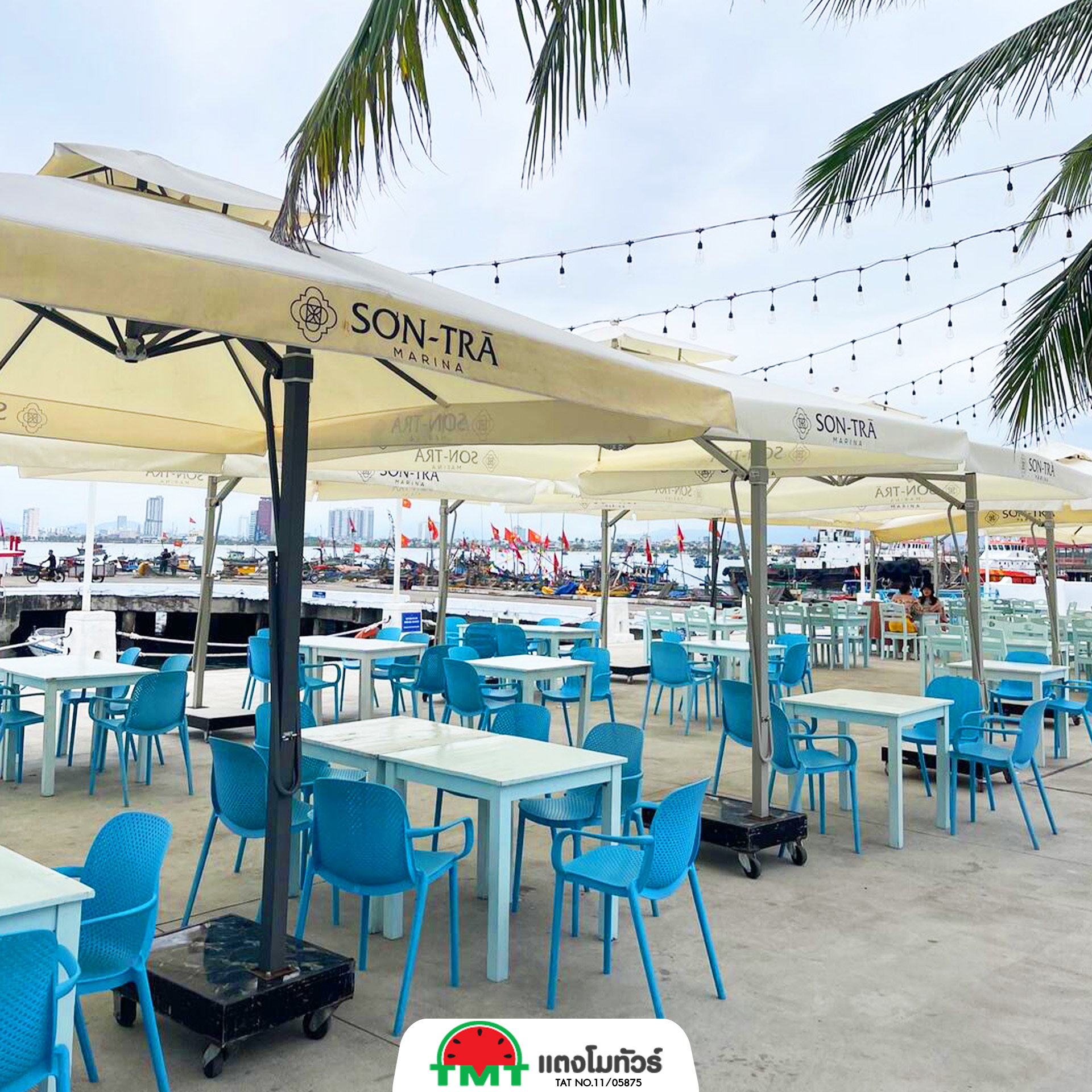 คาเฟ่ริมทะเลดานัง ฟีลซานโตรินี่