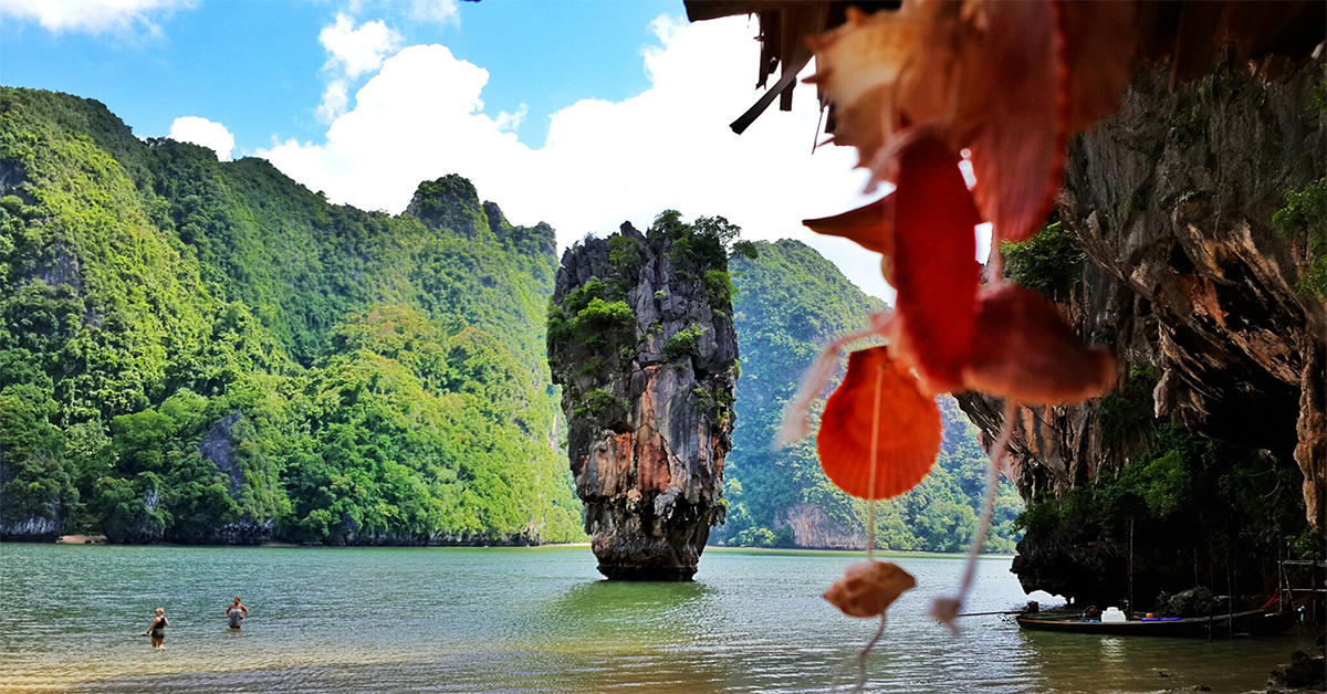 เกาะเขาตะปู จ.พังงา สวยและมีเสน่ห์น่าเที่ยวแตกต่างกันไป มีลักษณะเป็นเกาะเดี่ยว รูปร่างคล้ายตะปู